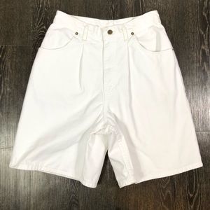 Vintage Chic Pleated Mom Shorts